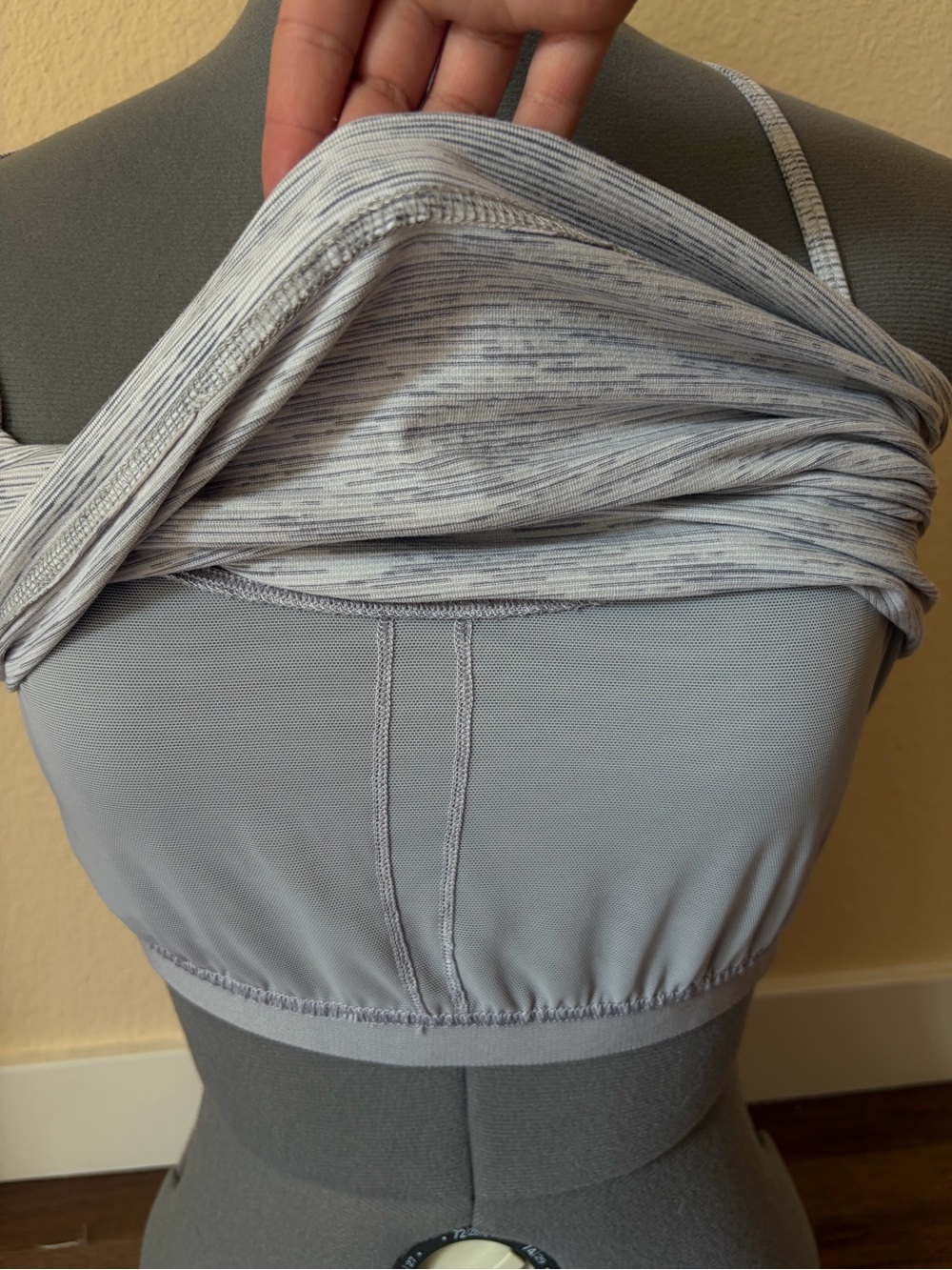 Lululemon Striped Cami Tank Top Built-In Bra Athletic Activewear Yoga Pilates - Picture 5 of 8